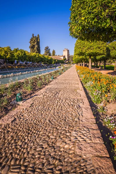 Jardines en el Alcázar de los Reyes Cristianos en Córdoba, España — Foto de Stock