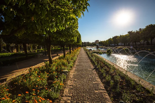 Jardines en el Alcázar de los Reyes Cristianos en Córdoba, España — Foto de Stock