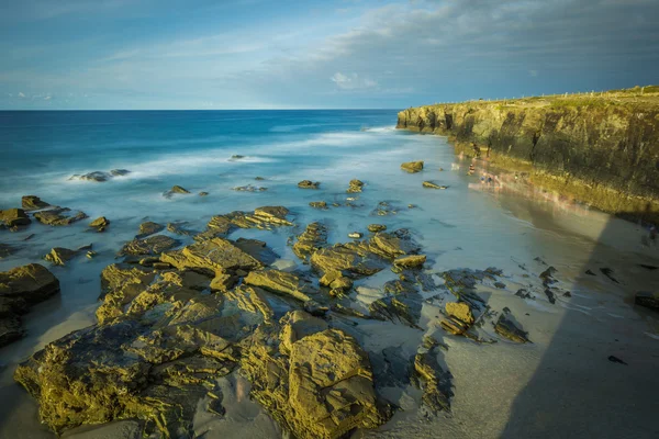 Berühmtes spanisches Reiseziel, Strand der Kathedralen (playa de las cated — Stockfoto