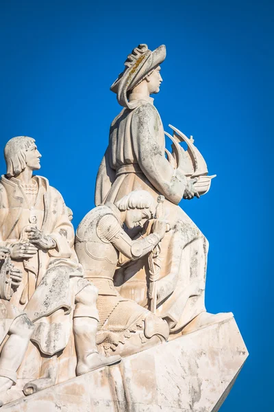 Monument voor de ontdekkingen van de nieuwe wereld in lisboa, portugal — Stockfoto