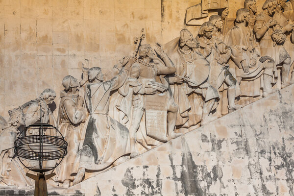 Памятник открытиям нового мира в Лиссабоне, Португалия
