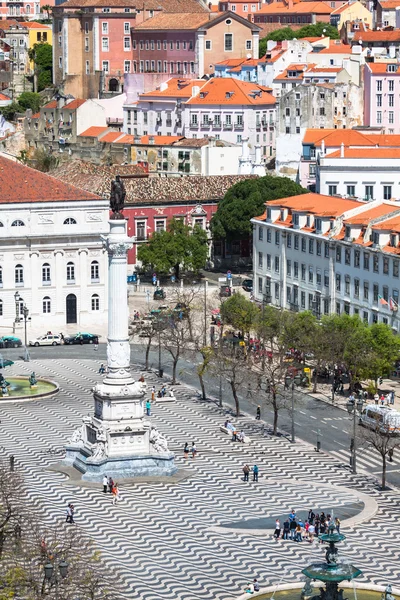 Lisabon, Portugalsko-duben 12,2015: panoráma města na náměstí Rossio. — Stock fotografie