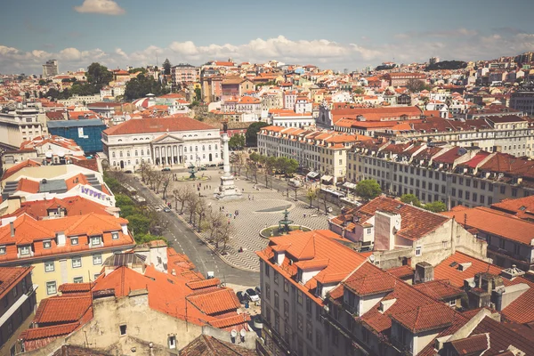 Lisszabon, Portugália-április 12., 2015: gyönyörű kilátás a lisszaboni óvárosra, — Stock Fotó