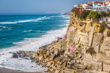 Azenhas beyaz köy landmark cliff ve Atlantik üzerinde Mar 