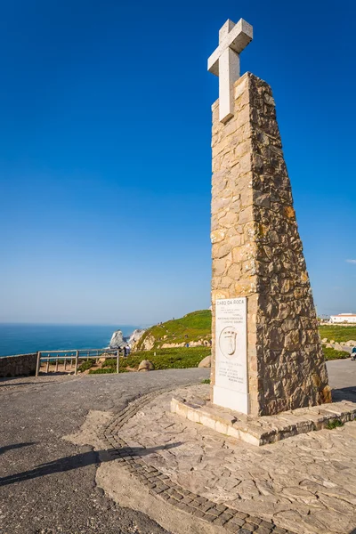 Denkmal im Cabo da Roca, dem westlichsten Punkt Europas - Hafen — Stockfoto