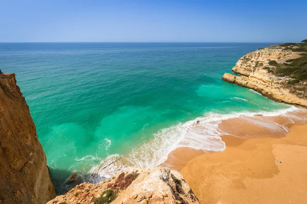 Playa de Praia de Benagil en la costa atlántica, Algarve, Portugal — Foto de Stock