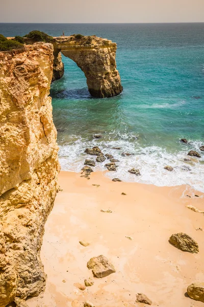 Praia de Albandeira - beautiful coast and beach of Algarve, Port — Stock Photo, Image