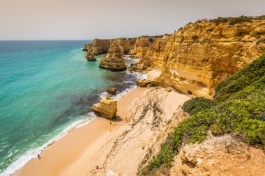 Praia da Marinha - güzel plaj Marinha Algarve, Portekiz