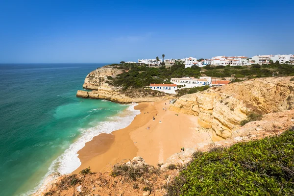 Praia de benagil pláže na pobřeží Atlantského oceánu, algarve, Portugalsko — Stock fotografie