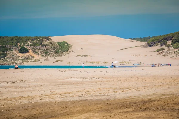 Wydmy z plaży w miejscowości Bolonia, prowincji Kadyks, Andaluzja, Hiszpania — Zdjęcie stockowe