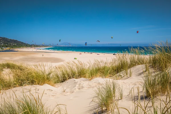 Valdevaqueros plage en Espagne avec l'Afrique à l'horizon — Photo