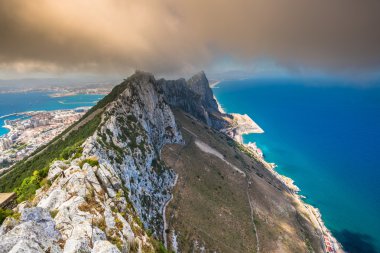 Cebelitarık taşının üst kayadaki görüntüsü