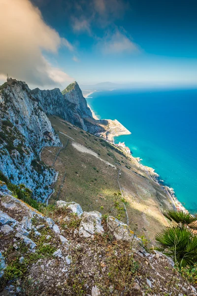 Blick auf den Gibraltar-Felsen vom oberen Felsen — Stockfoto