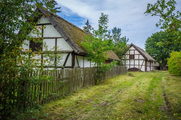 Traditionele rieten house Kluki Polen — Stockfoto