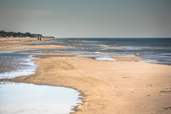 Praia de areia na cidade de Leba, Mar Báltico, Polônia — Fotografia de Stock