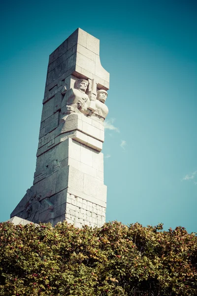 Monument ter herdenking van de eerste slag van de Tweede Wereldoorlog en Poli — Stockfoto