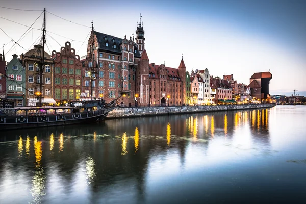 Gdańsk, Polska-Wrzesień 19,2015: starego miasta i słynnego żurawia, Poli — Zdjęcie stockowe
