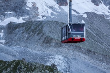 Chamonix, Frankrijk - augustus 2: kabelbaan vanaf chamonix aan de summ