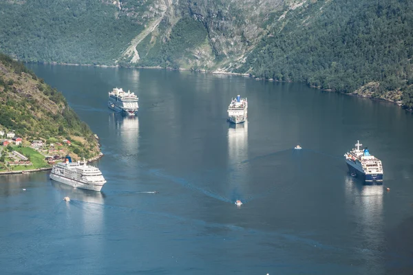 Cruise ship in Geiranger fjord, Norway  August 5, 2012 — Stock Photo, Image
