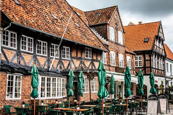 Empty morning street with old houses from royal town Ribe in Den — Stock Photo, Image