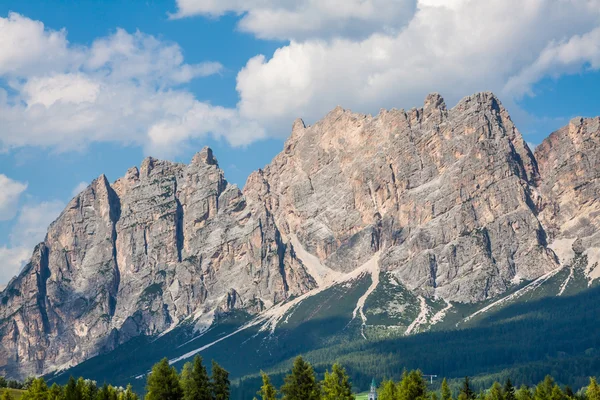 Belas montanhas Dolomitas perto de Cortina D 'Ampezzo, Pomagagnon — Fotografia de Stock