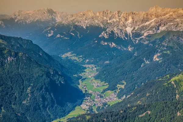 Pohled z vrcholu sass pordoi dolomiti — Stock fotografie