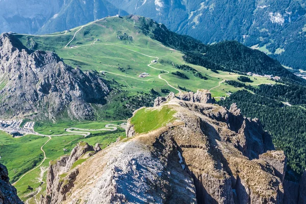 Θέα από την κορυφή pordoi sass στο dolomiti — Φωτογραφία Αρχείου