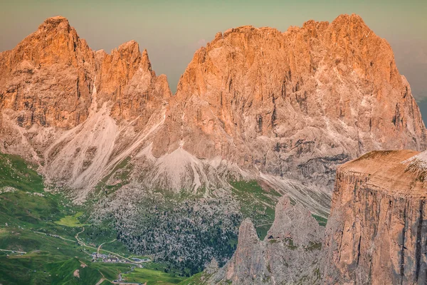 Vista a Punta Grohmann, Cinquue Dita, Sasso Lungo, Piz Ciavaces — Foto de Stock