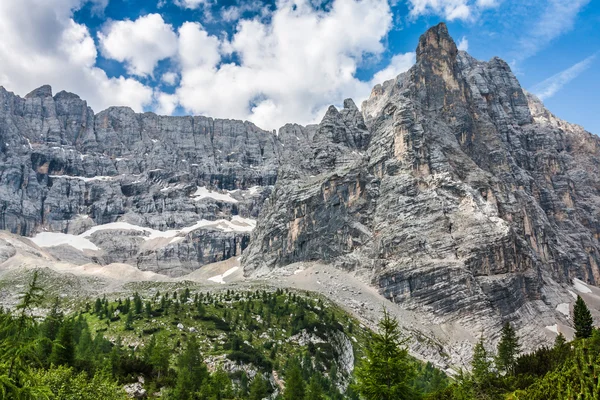 Panorama do Parque Nacional e montanhas Dolomiti em Cortina d 'Ampez — Fotografia de Stock