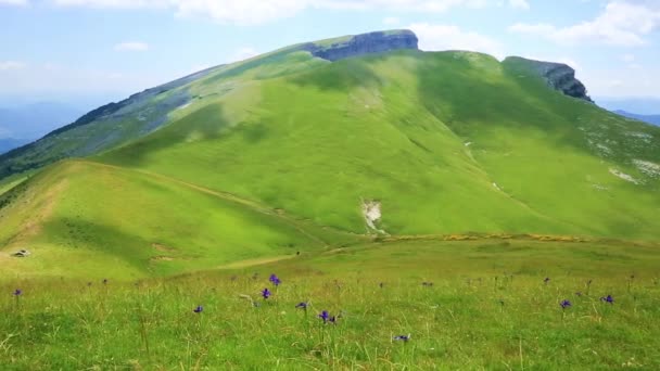 Vista panorâmica da parte alta das montanhas dos Pirenéus, Espanha — Vídeo de Stock