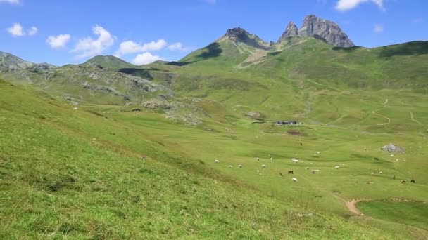 Pireneusok hegyei frontera del portalet, huesca, Aragónia, Spanyolország — Stock videók