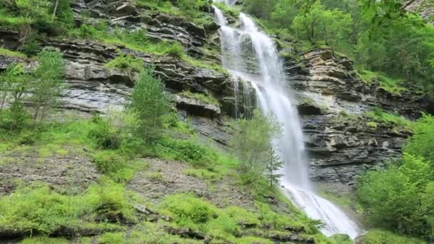 Sorrosal kaskáda broto huesca Pyreneje huesca Španělsko — Stock video