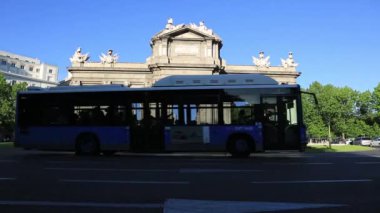 ünlü puerta de alcala, bağımsızlık Meydanı - madrid İspanya