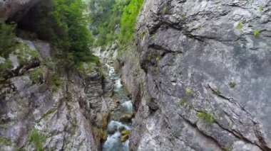Havadan video ara Nehri parque nacional ordesa y monte perdido İspanya