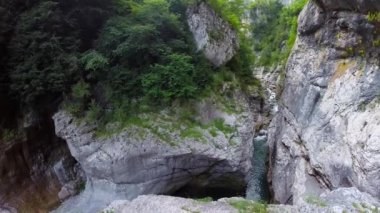 Havadan video ara Nehri parque nacional ordesa y monte perdido İspanya