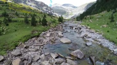 Havadan video circo de soaso monte perdido huesca, ordesa Vadisi'nde aragon pyrenees İspanya