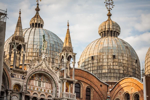 La basilique Saint-Marc sur la place Saint-Marc à Venise, Italie Photos De Stock Libres De Droits