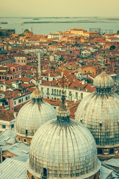 Koepels van basilica san marco in Venetië. — Stockfoto