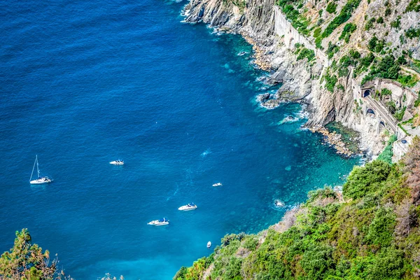 Riomaggiore pobřeží, cinque terre, Itálie — Stock fotografie