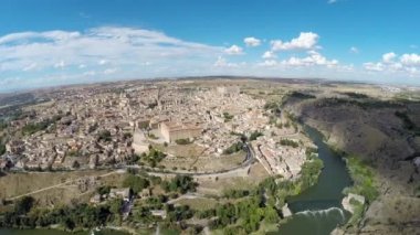 Toledo, İspanya şehrin panoramik havadan görünümü