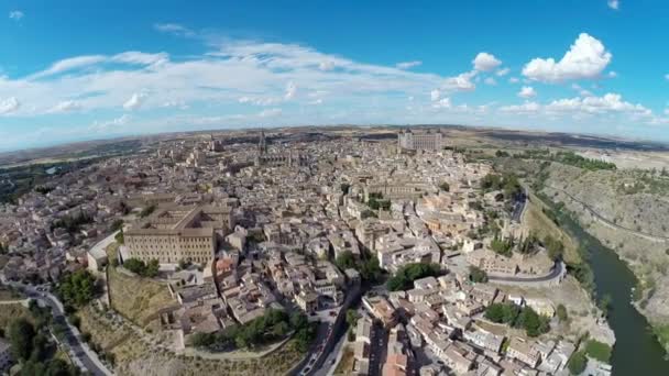 Vista aérea panorámica de la ciudad de Toledo, España — Vídeos de Stock