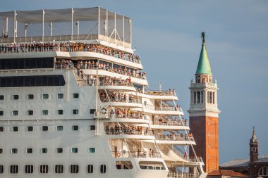 Venedik, İtalya, 9 Ağustos 2013: cruise gemisi Venetia haçlar