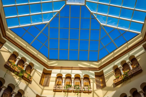 Windows in traditional style.Tunis — Stock Photo, Image