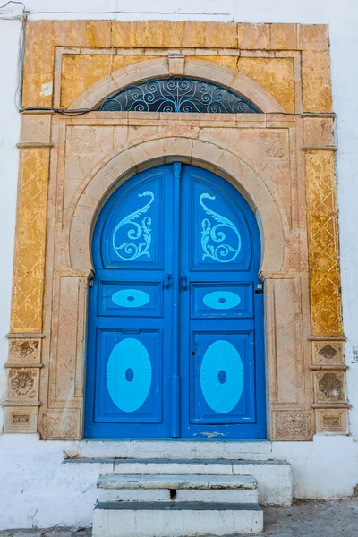 Typiska lokala dörren av traditionella hem Tunis Tunisien — Stockfoto