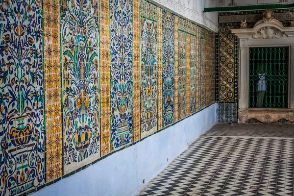 Tunisien. Kairouan - Zaouia Sidi Saheb ("barberarens My — Stockfoto