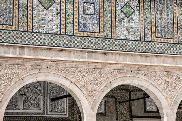 Thunfisch. kairouan - die zaouia von sidi saheb ("die Friseurmoschee") — Stockfoto