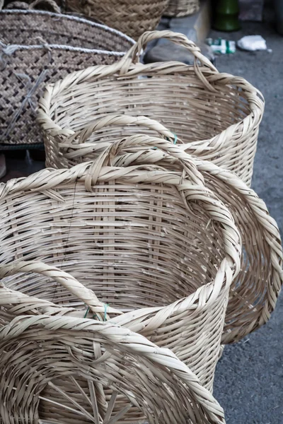 Cesta de mimbre en el mercado, Gafsa, Túnez — Foto de Stock