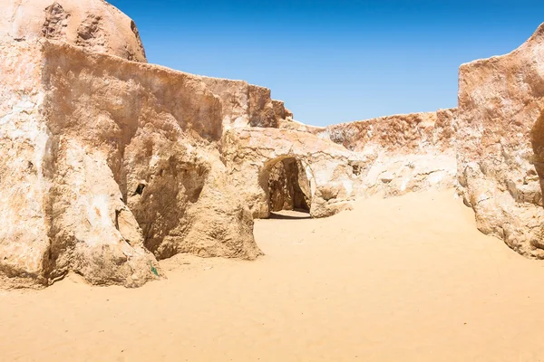 Buildings in Ong Jemel, Tunisia. Ong Jemel is a place near Tozeu