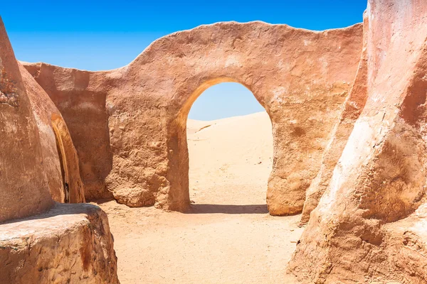 Set for the Star Wars movie still stands in the Tunisian desert — Stock Photo, Image