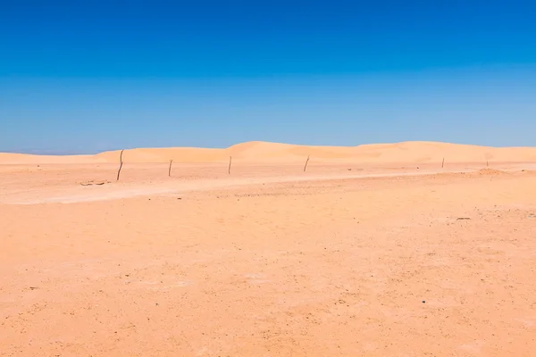 Sand dunes of Sahara desert near Ong Jemel in Tozeur,Tunisia. — Stock Photo, Image